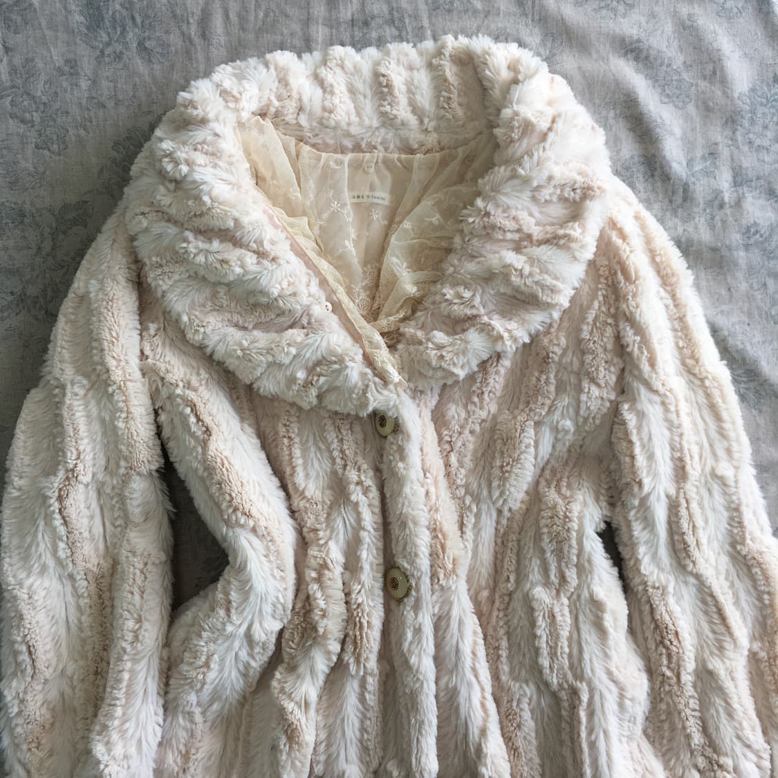 엑시즈팜 아이보리 레이스 퍼 코트 상품이미지6