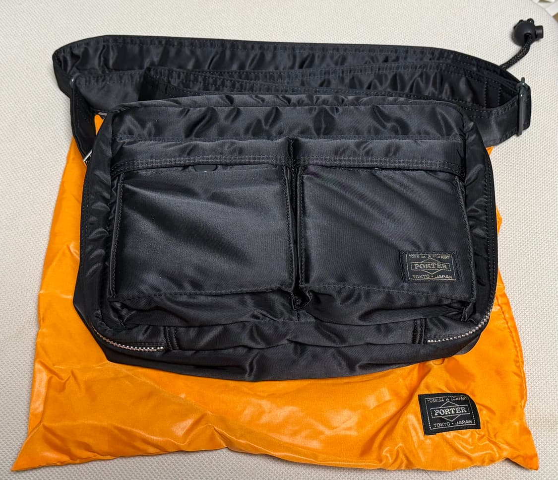 포터 탱커 숄더백 스몰 블랙 상품이미지1