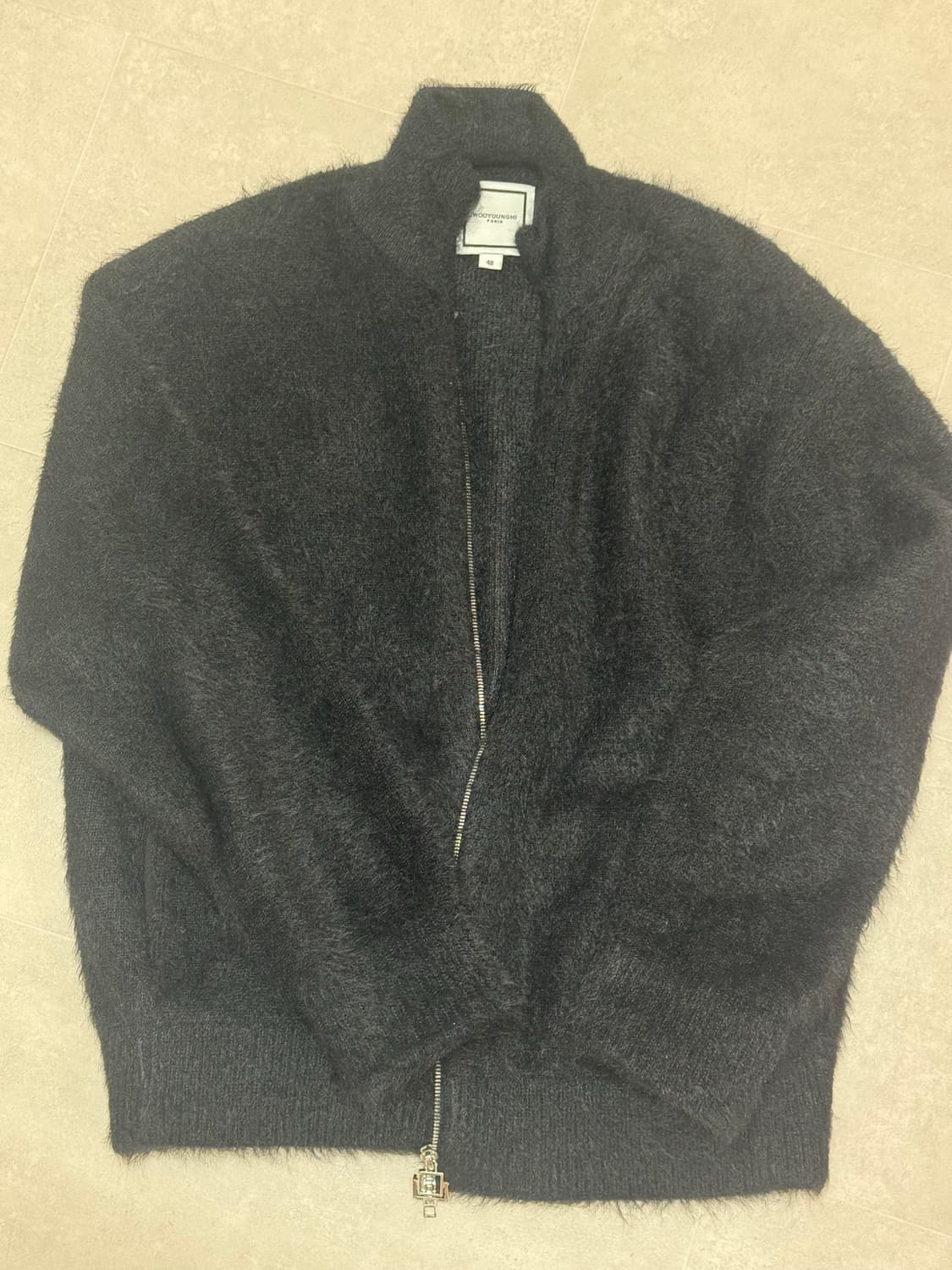 우영미 25fw 블랙 헤어리 스웨터 집업 48사이즈 상품이미지1