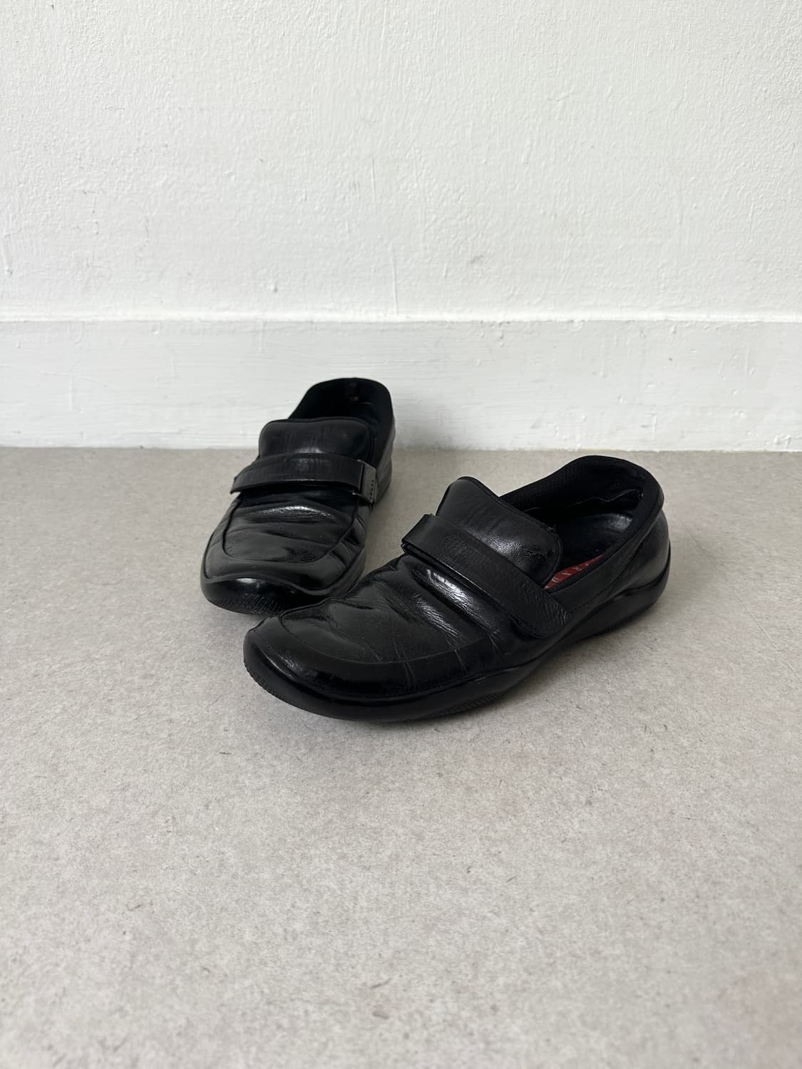 프라다 스포츠 2000s 버클 스트랩 레더 로퍼 OG 상품이미지1