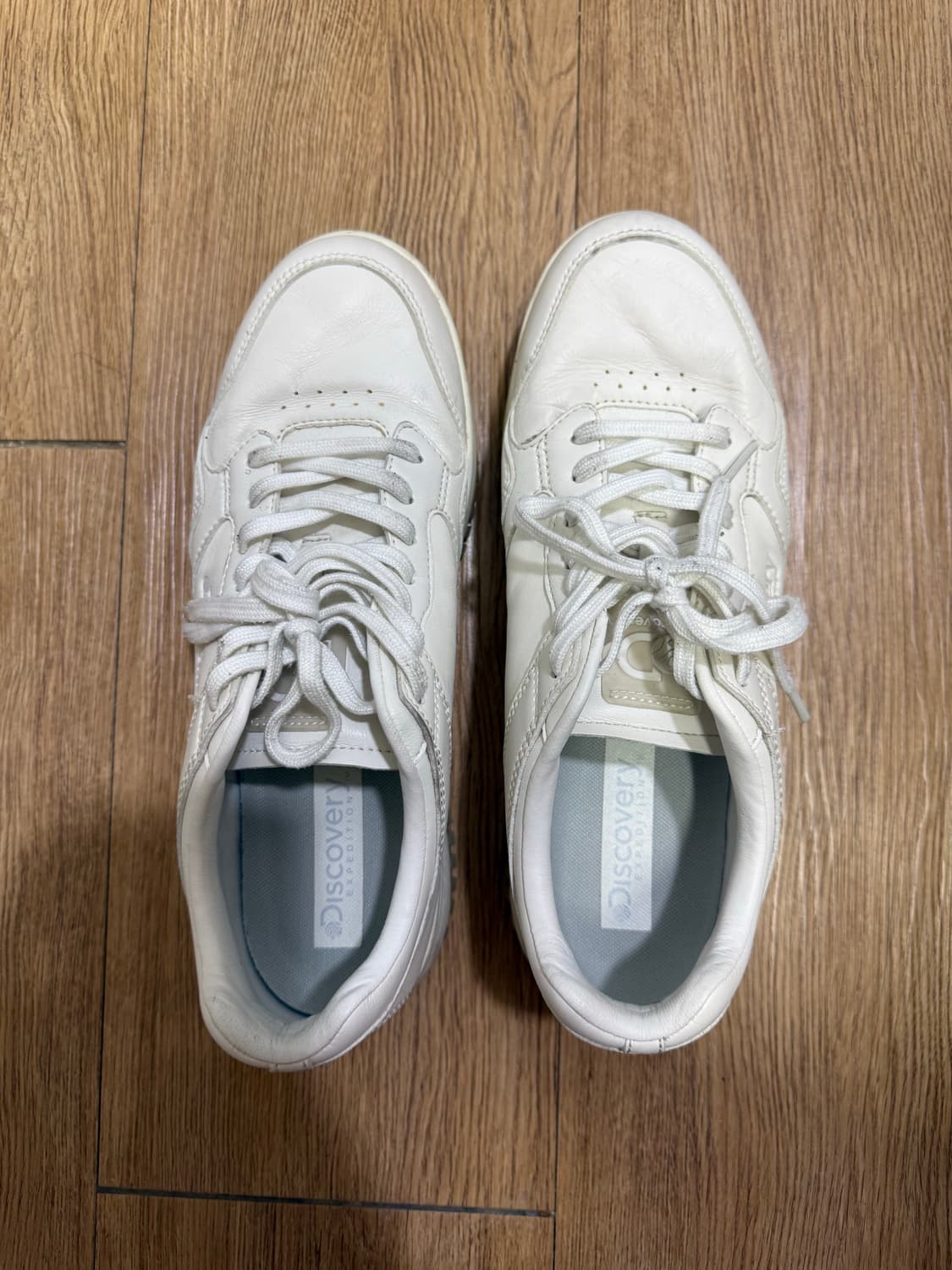 디스커버리 익스페디션 흰색 운동화 상품이미지1