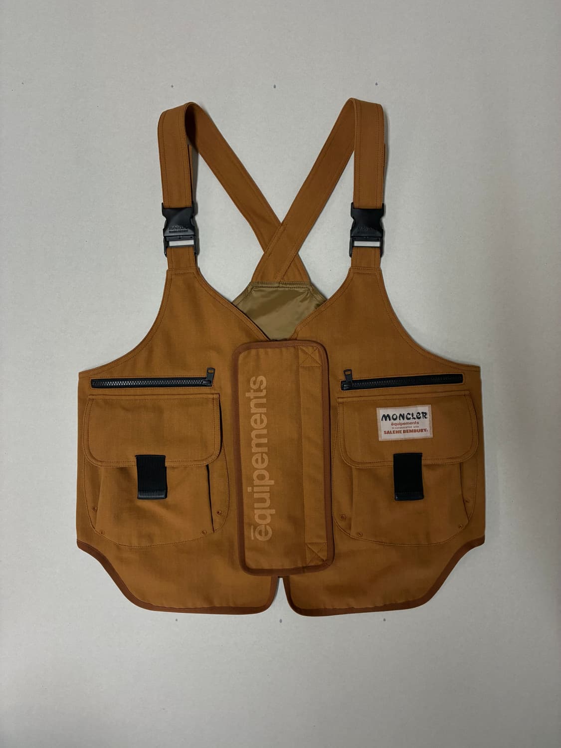 몽클레르 X 살레헤 벰버리 시어핀스키 3-IN-1 베스트 브라운 2사이즈 상품이미지4