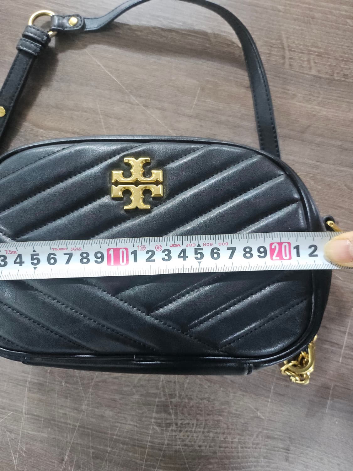 토리버치 키라 쉐브론 카메라백 상품이미지9