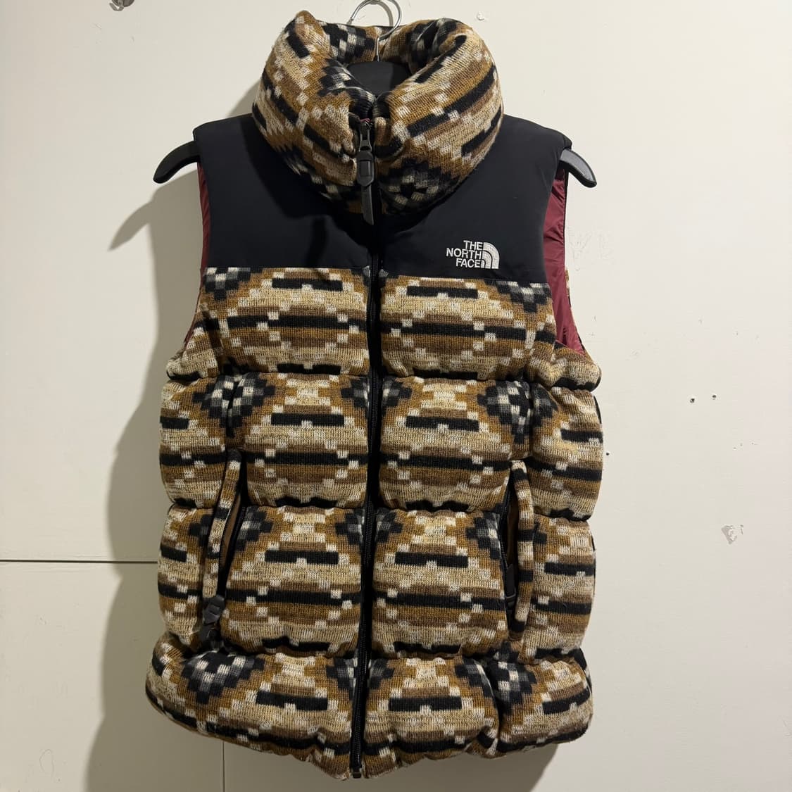 노스페이스 노르딕 패턴 패딩 조끼 상품이미지1