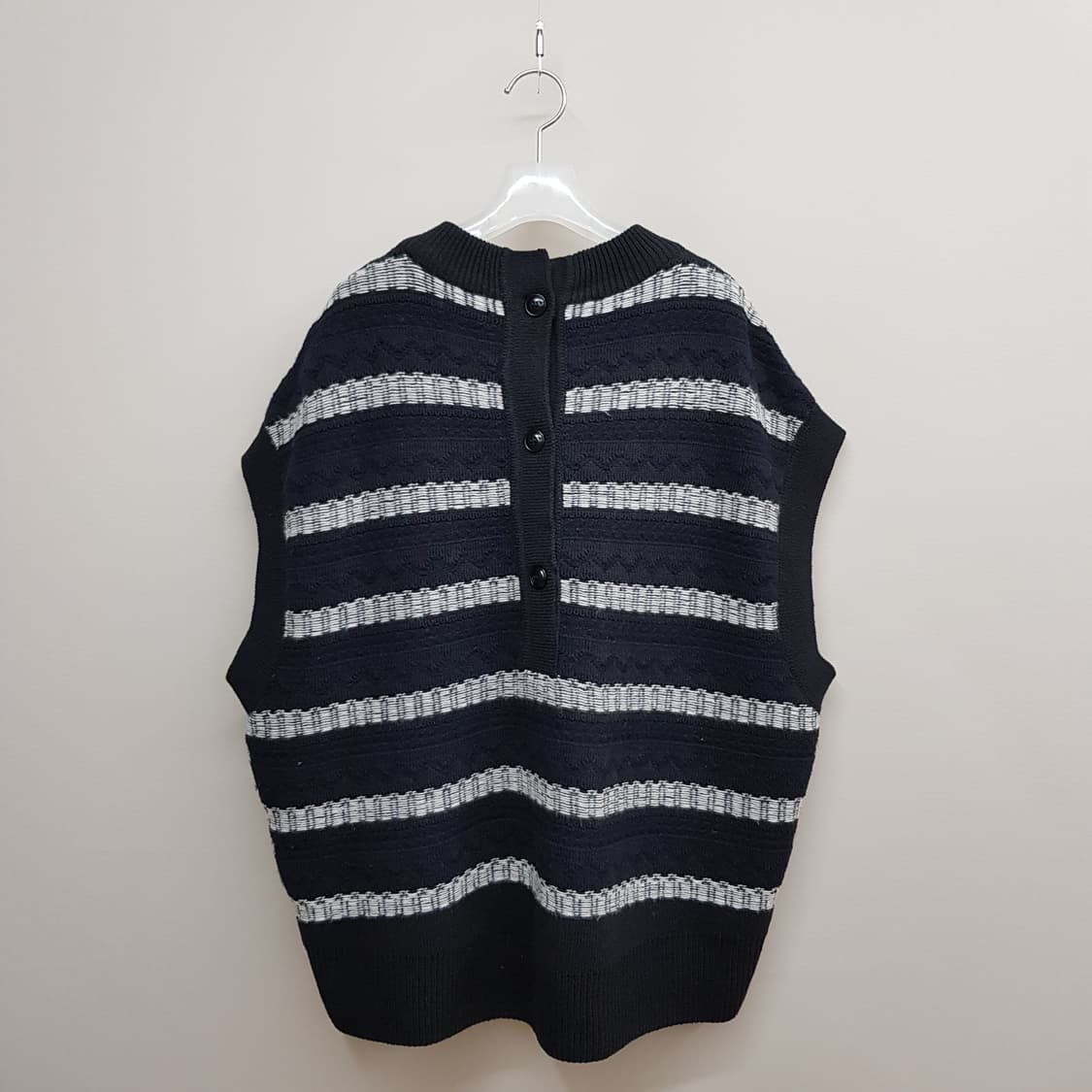 한섬 시스템 2022 스트라이프 니트 베스트  F사이즈 상품이미지5