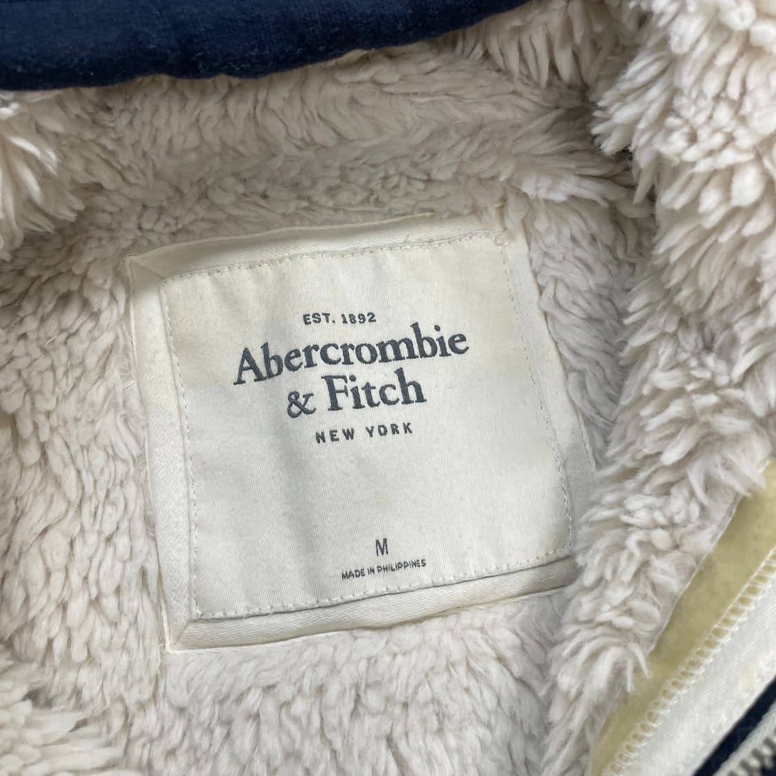 아베크롬비 아치 로고 양털 후드집업 네이비 상품이미지4