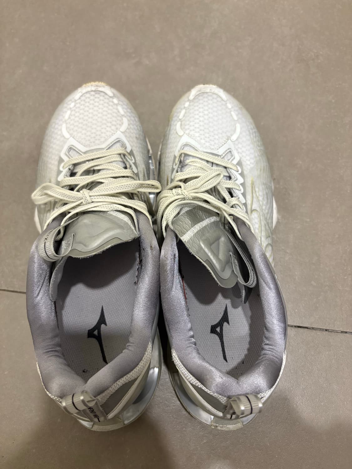 Mizuno X Unaffected 상품이미지2