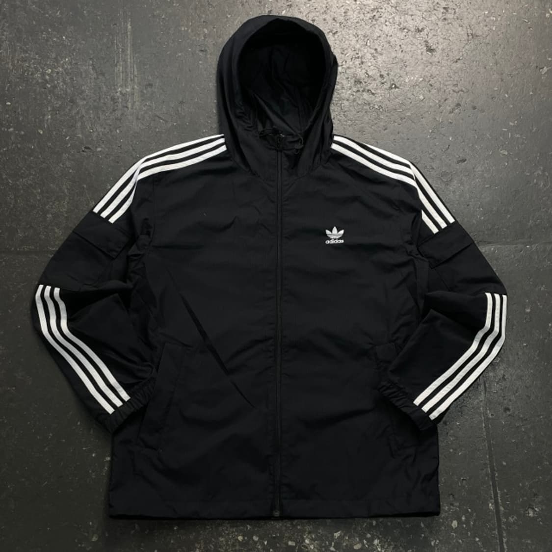 100 아디다스 바람막이 상품이미지1