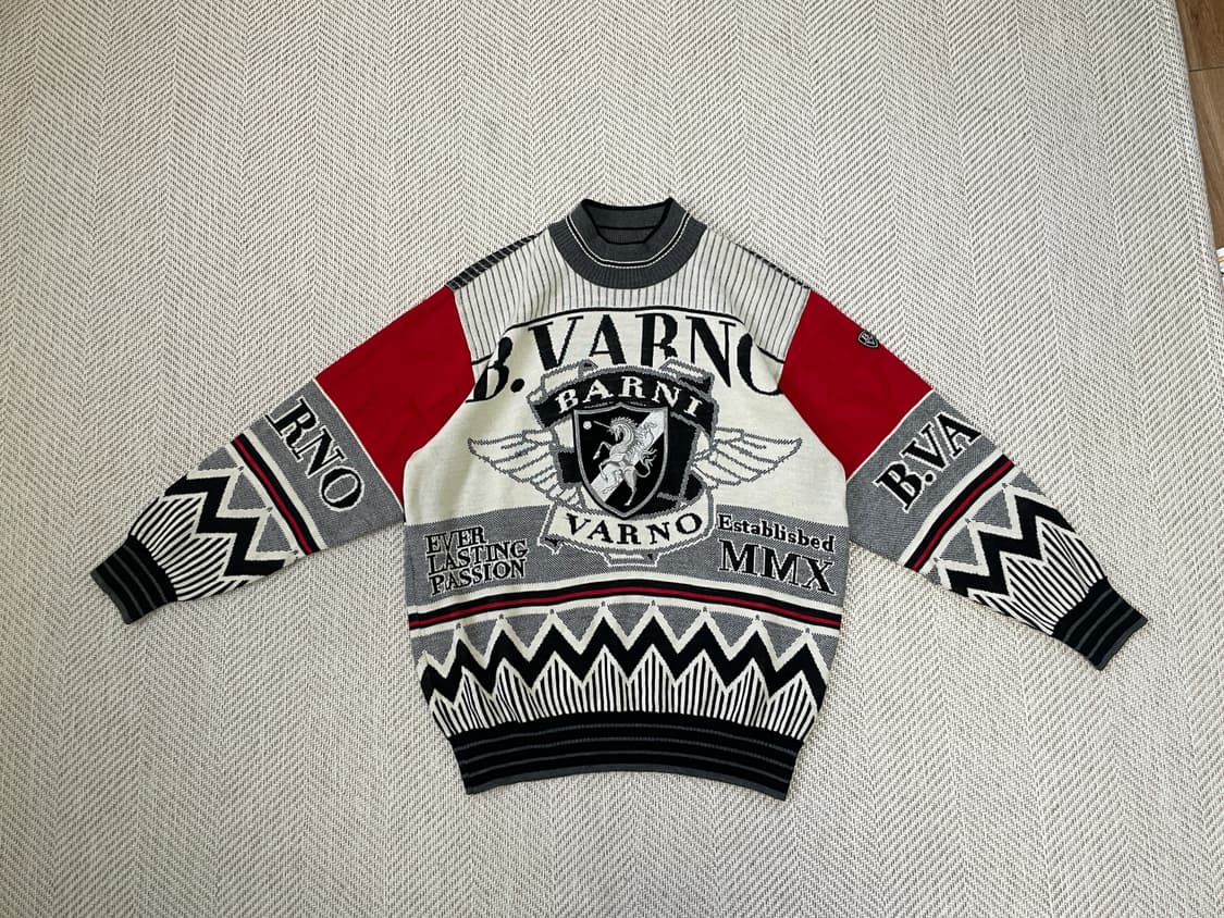 9~00s 비 바르노 크레스트 그래픽 자카드 페라리 니트 상품이미지1
