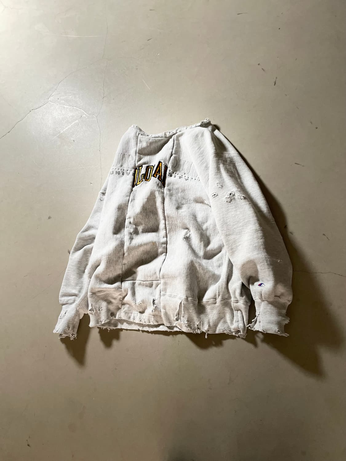 90’s 챔피온 Custom Distressed Sweatshirt 상품이미지1