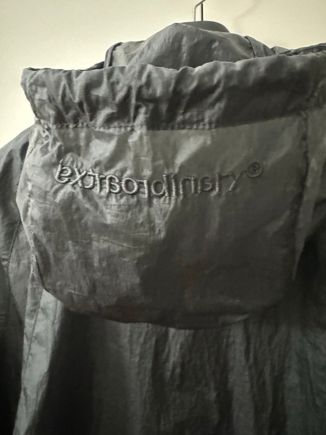 [이사 급처!!] 엑스트라오디너리 쉬어 윈드브레이커 자켓 차콜 M사이즈 상품이미지5