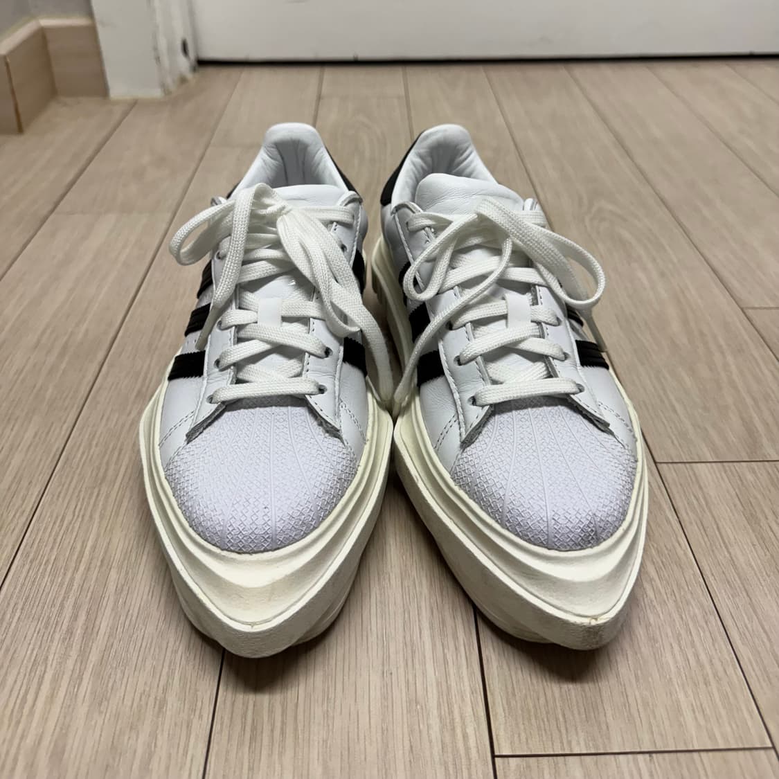 아디다스 슈퍼스타 비욘세 콜라보 235, 사용감 적음 상품이미지2