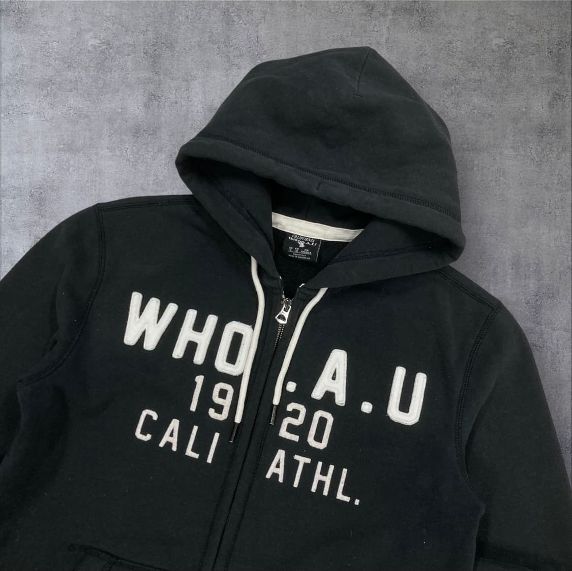 후아유 블랙 컬러 스펠아웃 빅로고 후드티 상품이미지2