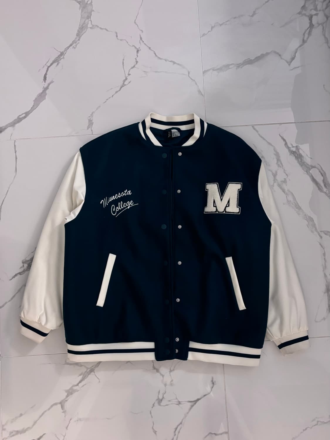 h&m 바시티자켓 상품이미지1