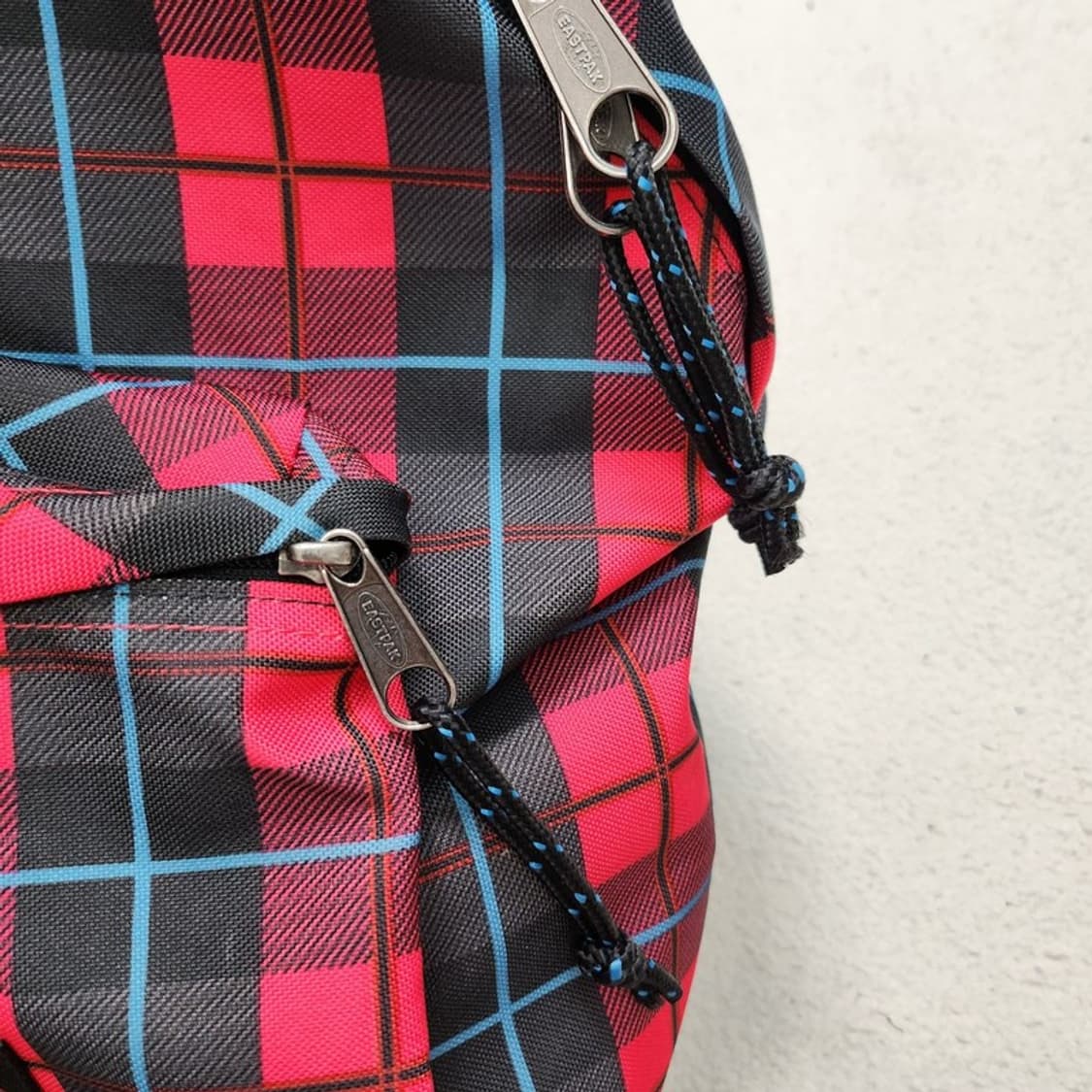 EASTPAK 체크 백팩 상품이미지2