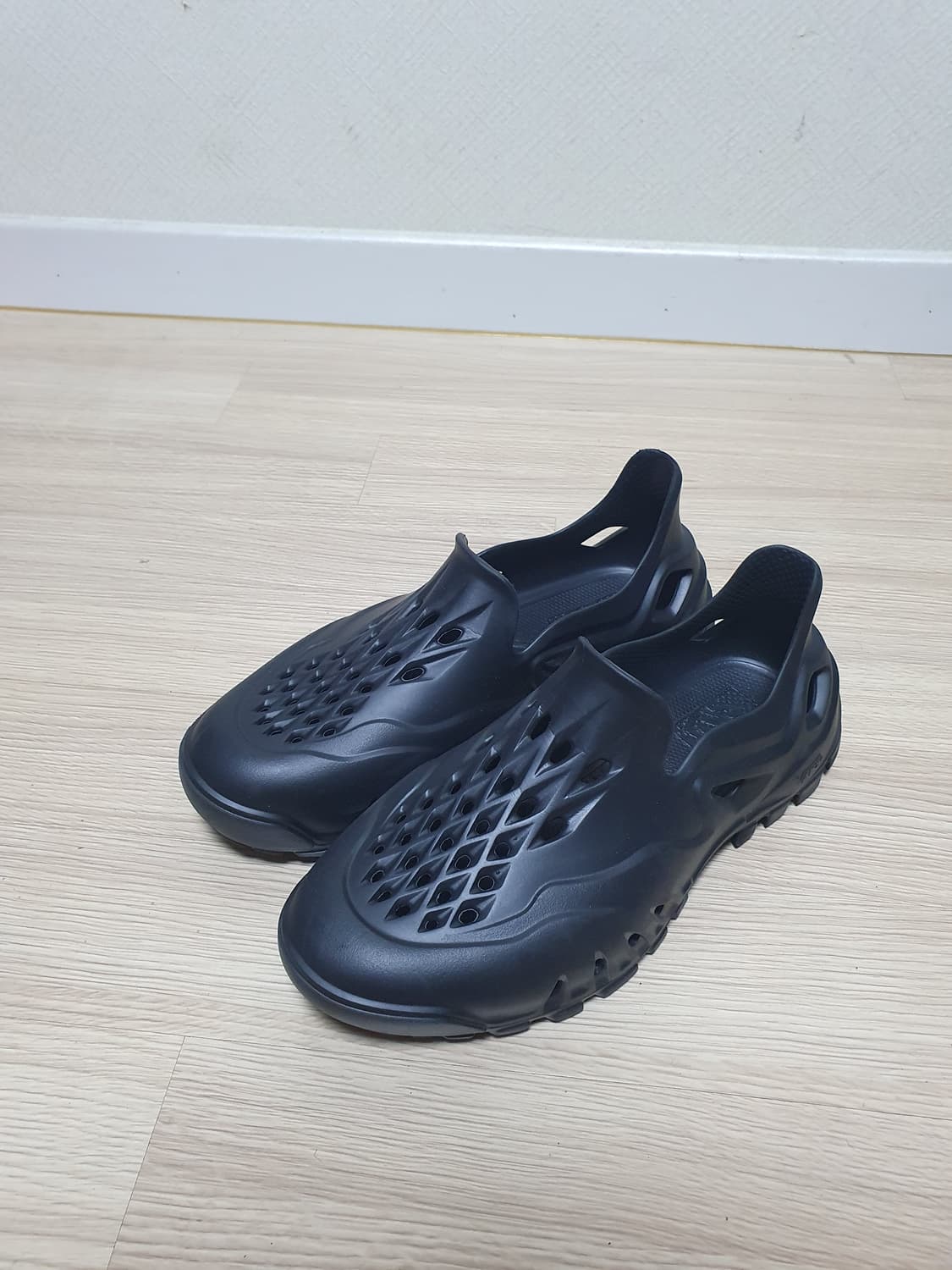 반스 아마존 파쿠 캐비어 블랙 샌들 260 상품이미지4