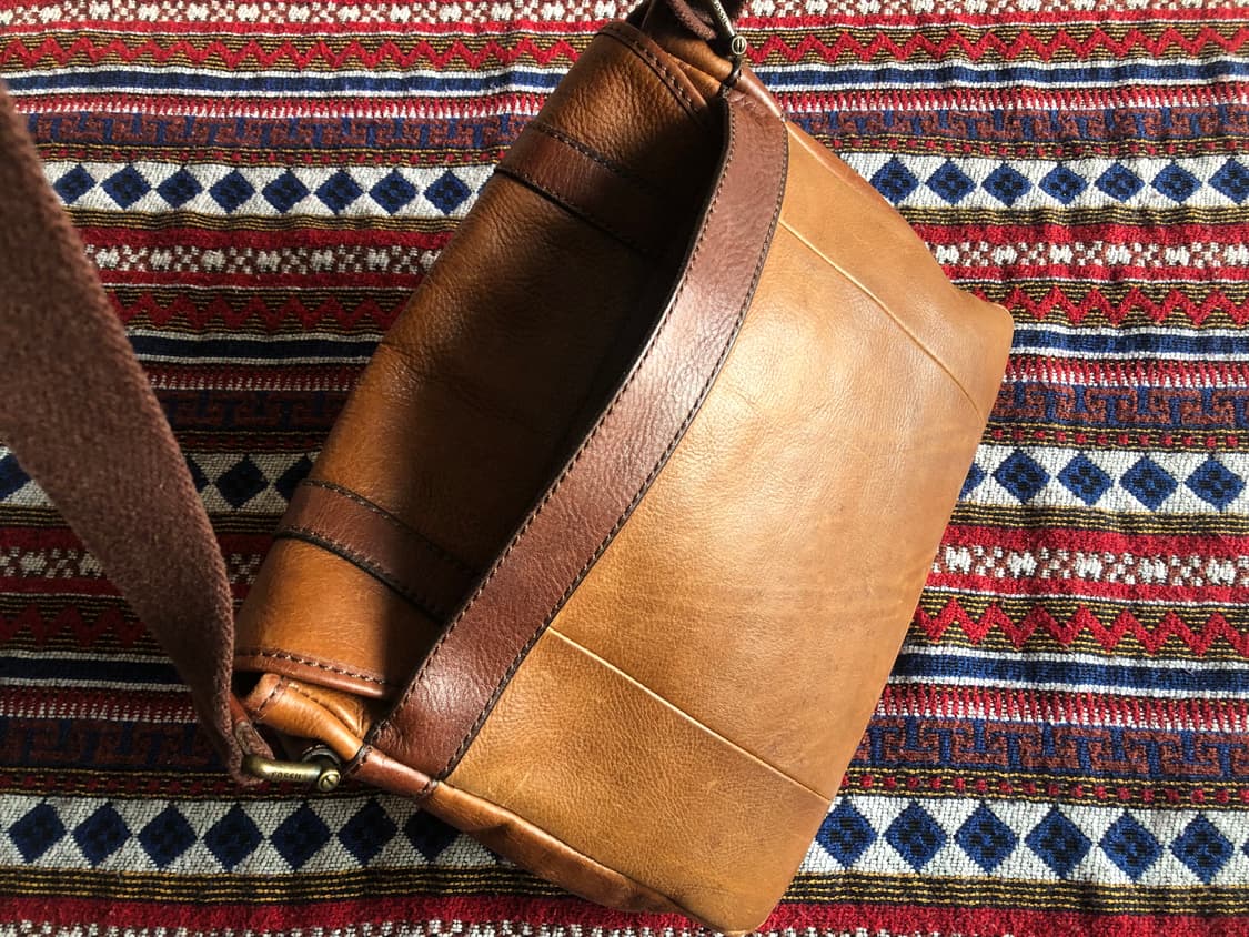 파슬 레더 크로스백 상품이미지8