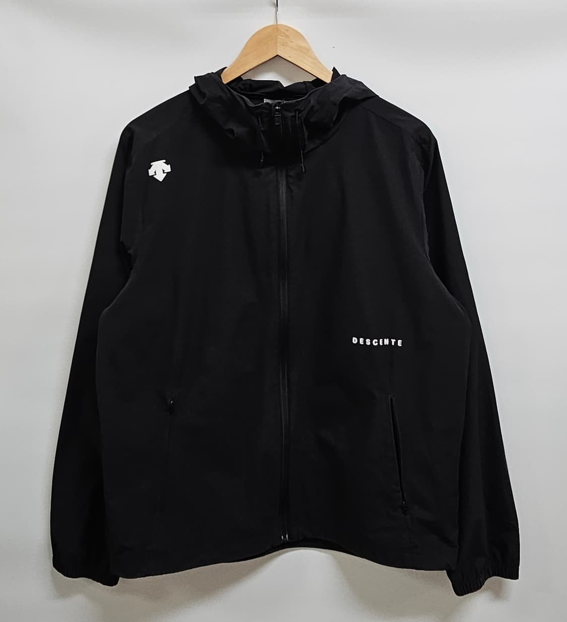 데상트 바람막이 후드자켓 105 상품이미지1