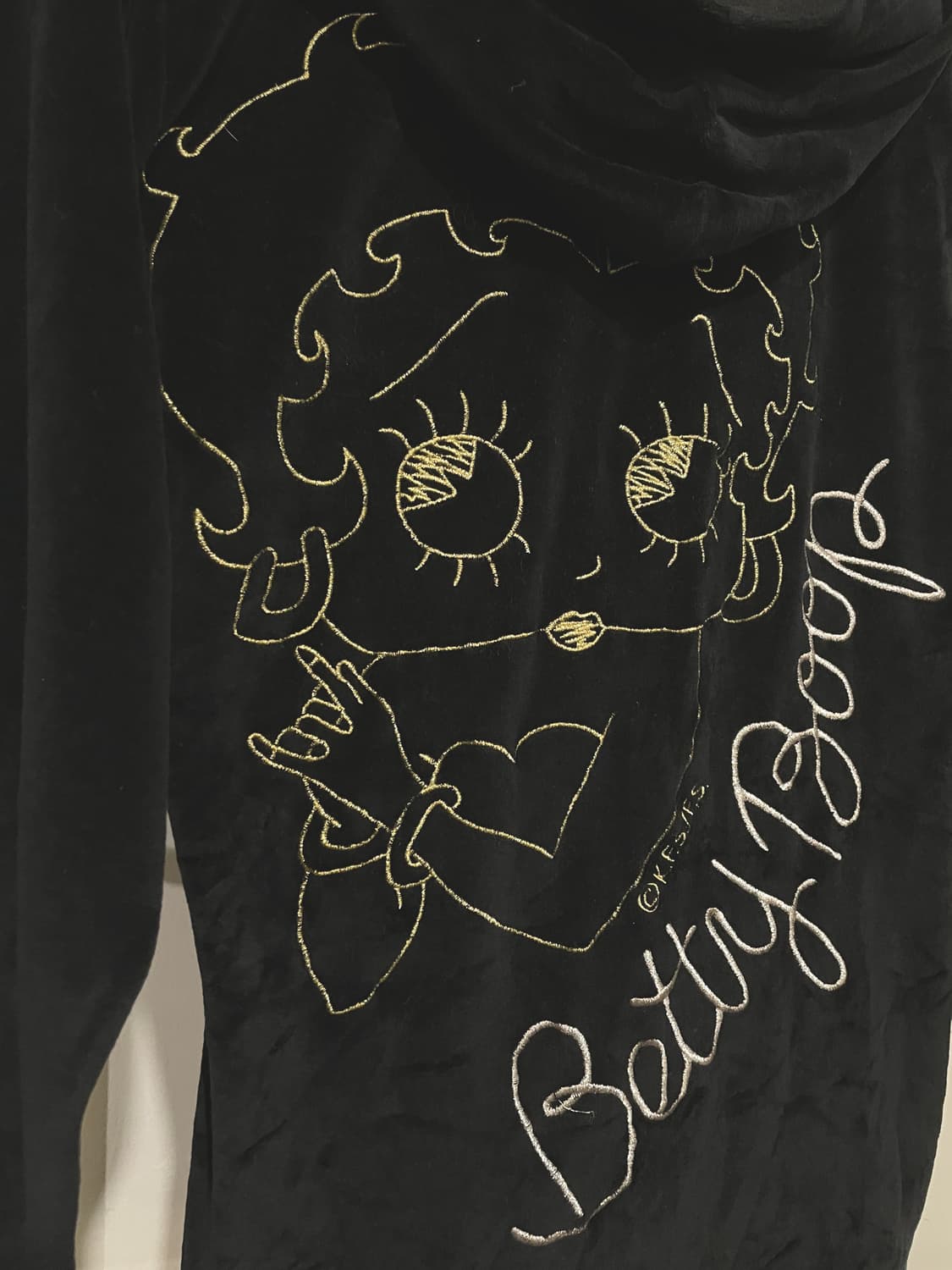betty boop 베티붑 핑크 골드 자수 블랙 벨벳 셋업 상품이미지5