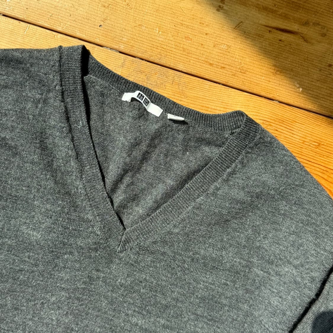 유니클로 울100 브이넥 니트 상품이미지3