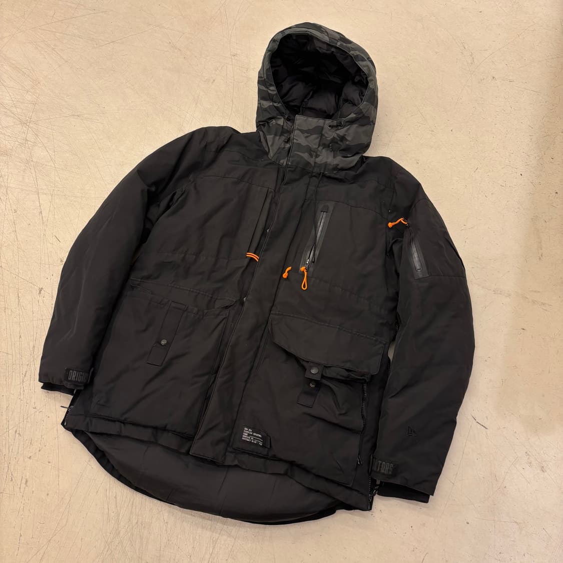 뉴에라 오리지네이터 카모 덕다운 패딩 상품이미지1