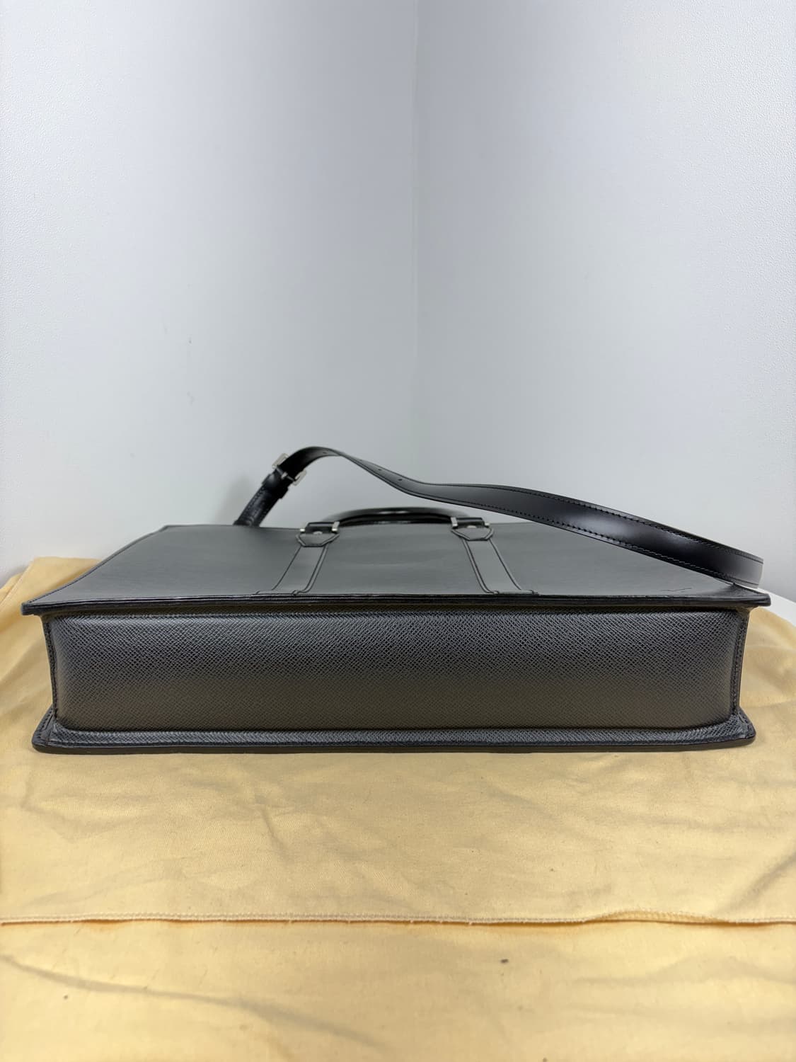 루이비통 M30052 타이가 로잔 서류가방 브리프케이스 상품이미지5