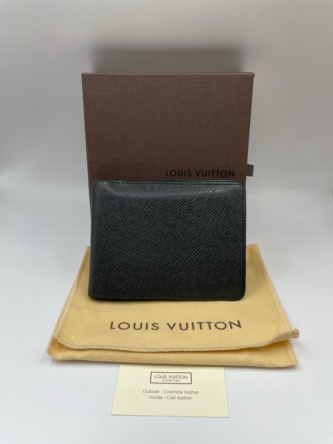 루이비통 타이가 멀티플 월릿 반지갑 블랙 상품이미지1