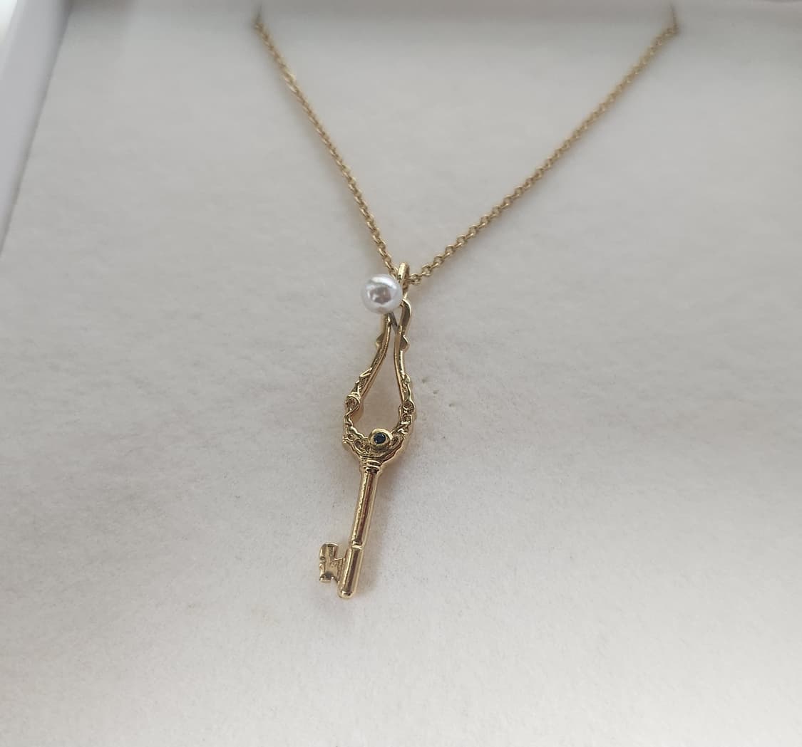 스즈메의 문단속 와디즈 펀딩 목걸이 상품이미지1