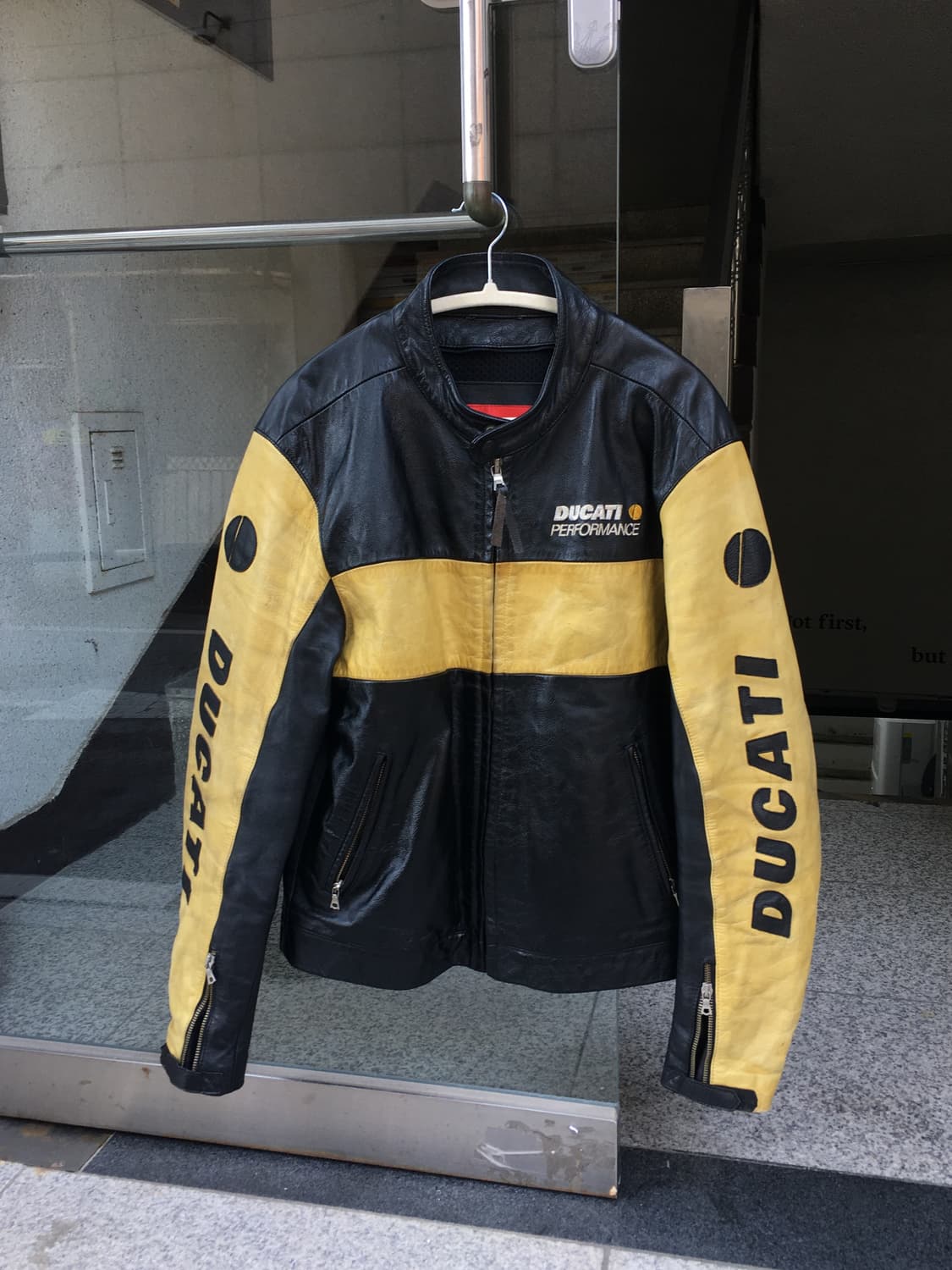 두카티 퍼포먼스 가죽 자켓 상품이미지3