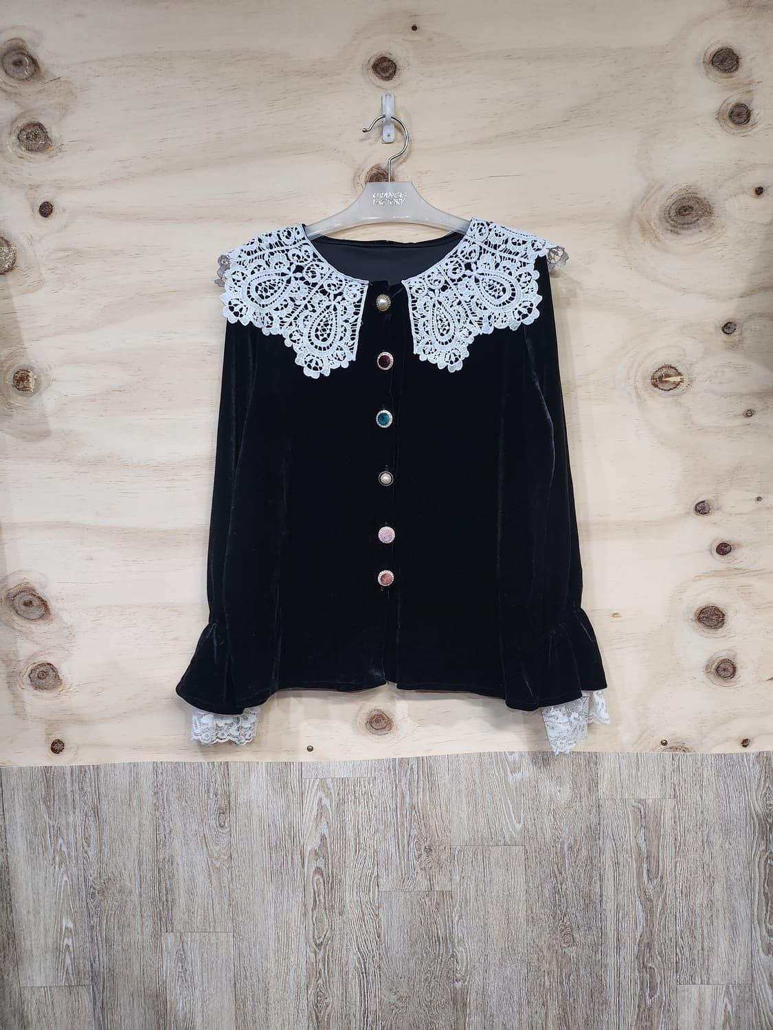 673) 레이스 포인트 벨벳 블라우스 상품이미지1