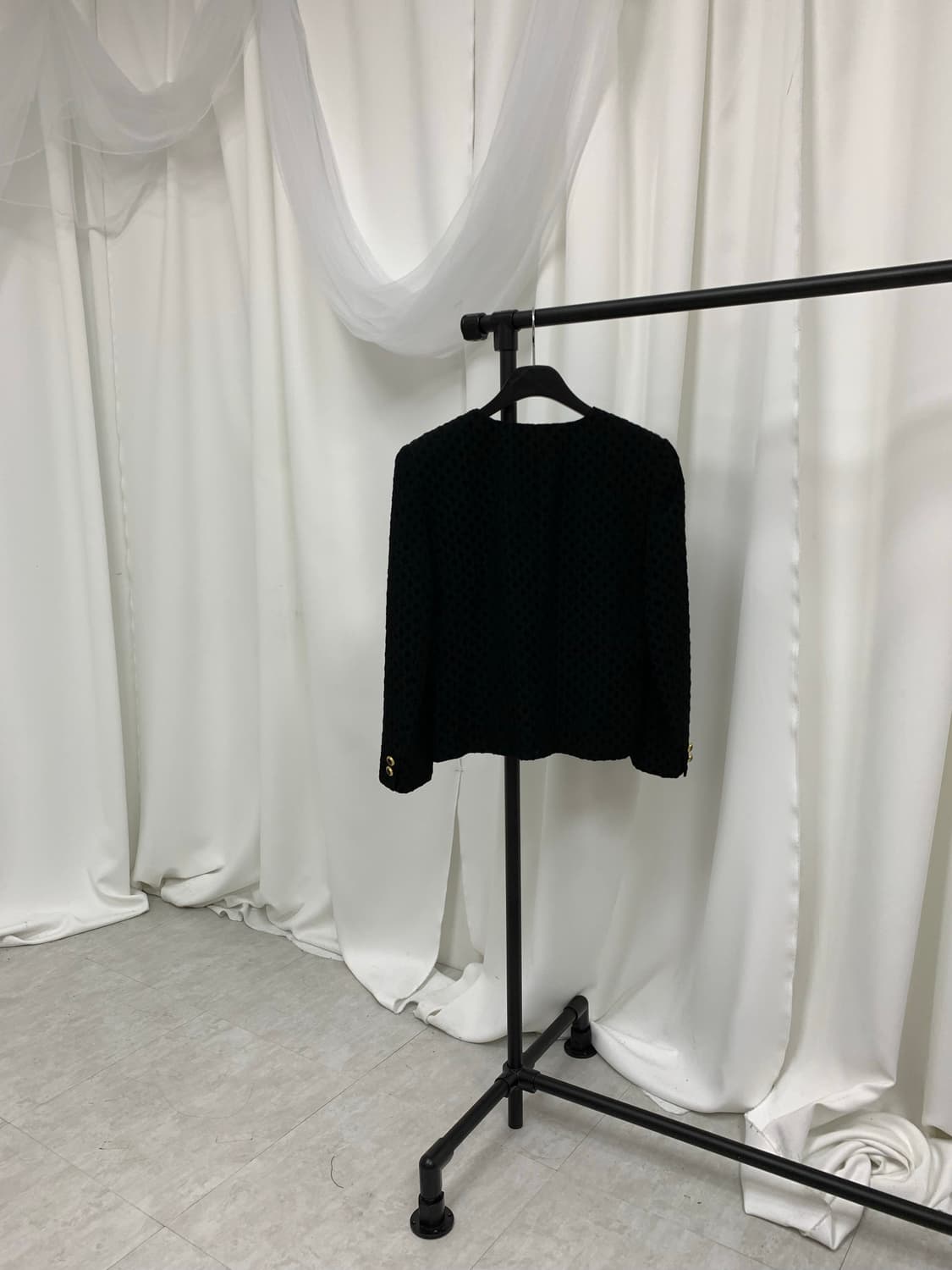 블랙 버튼 포인트 크롭 자켓 상품이미지3