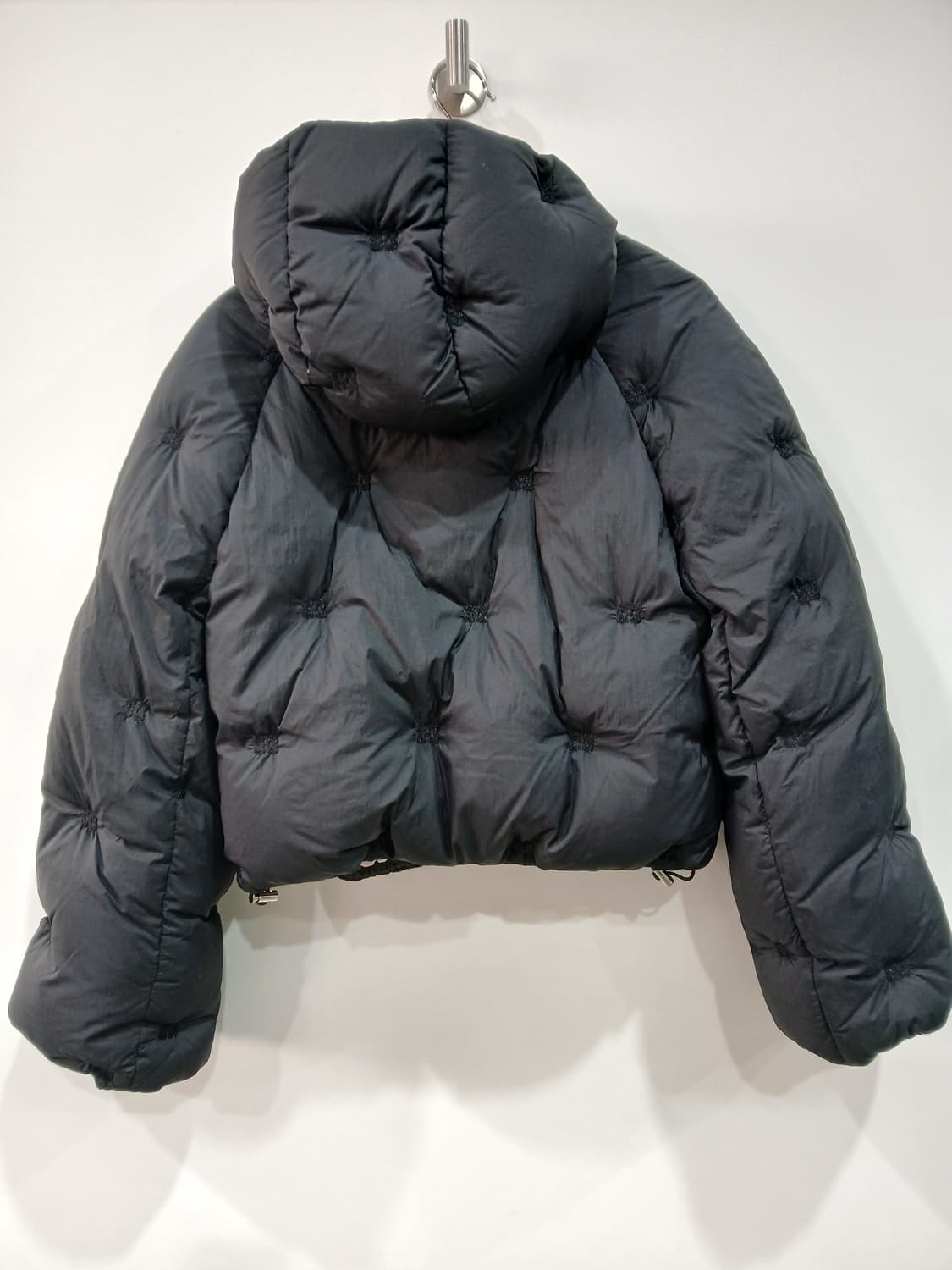 정품 백화점택 GANNI 블랙 나일론푸퍼숏패딩 36사이즈 상품이미지2