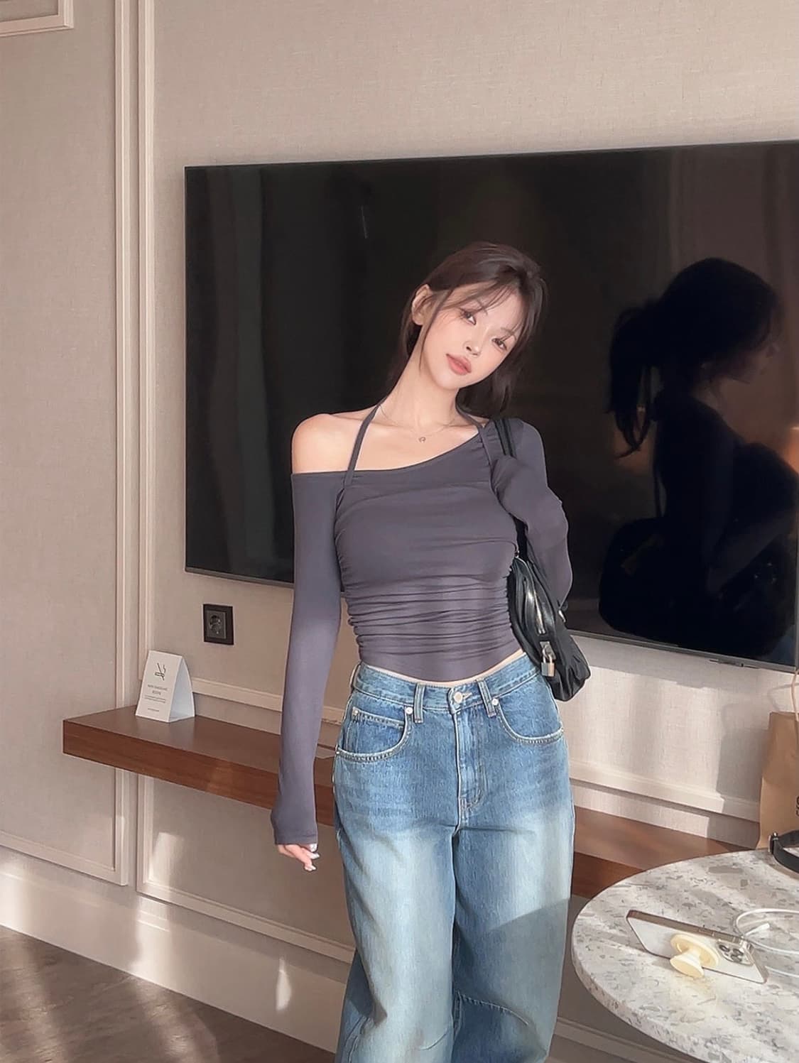 새상품) 히프나틱 홀터 나시 언발 긴팔티 세트 차콜 상품이미지4