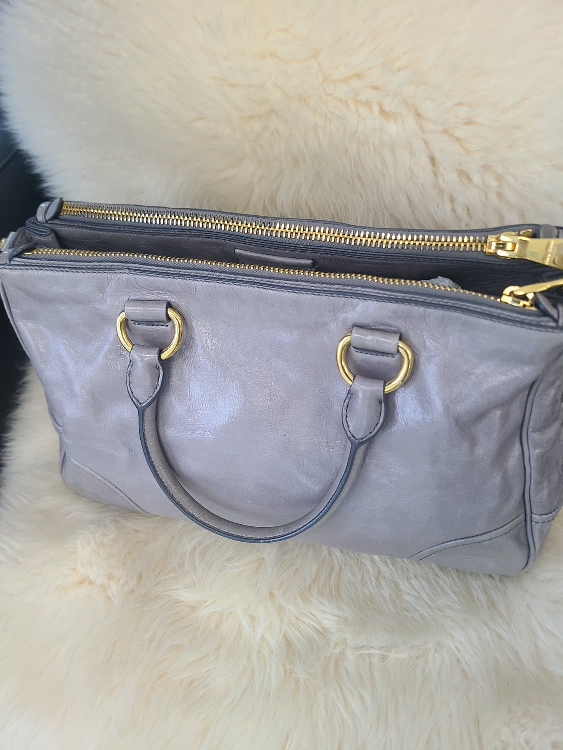 미우미우 비텔로 샤인 토트백 & 숄더백 상품이미지4