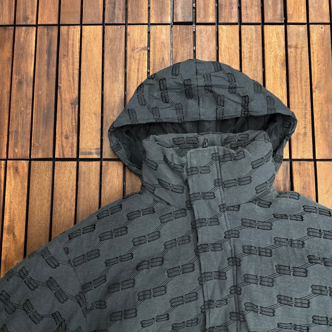 발렌시아가 BB 모노그램 푸퍼 그레이 made in ITALY (XL) 상품이미지5