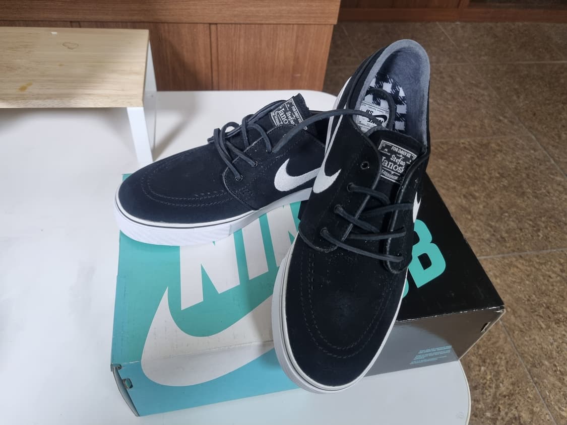 스테판 야노스키 블랙 화이트 상품이미지4