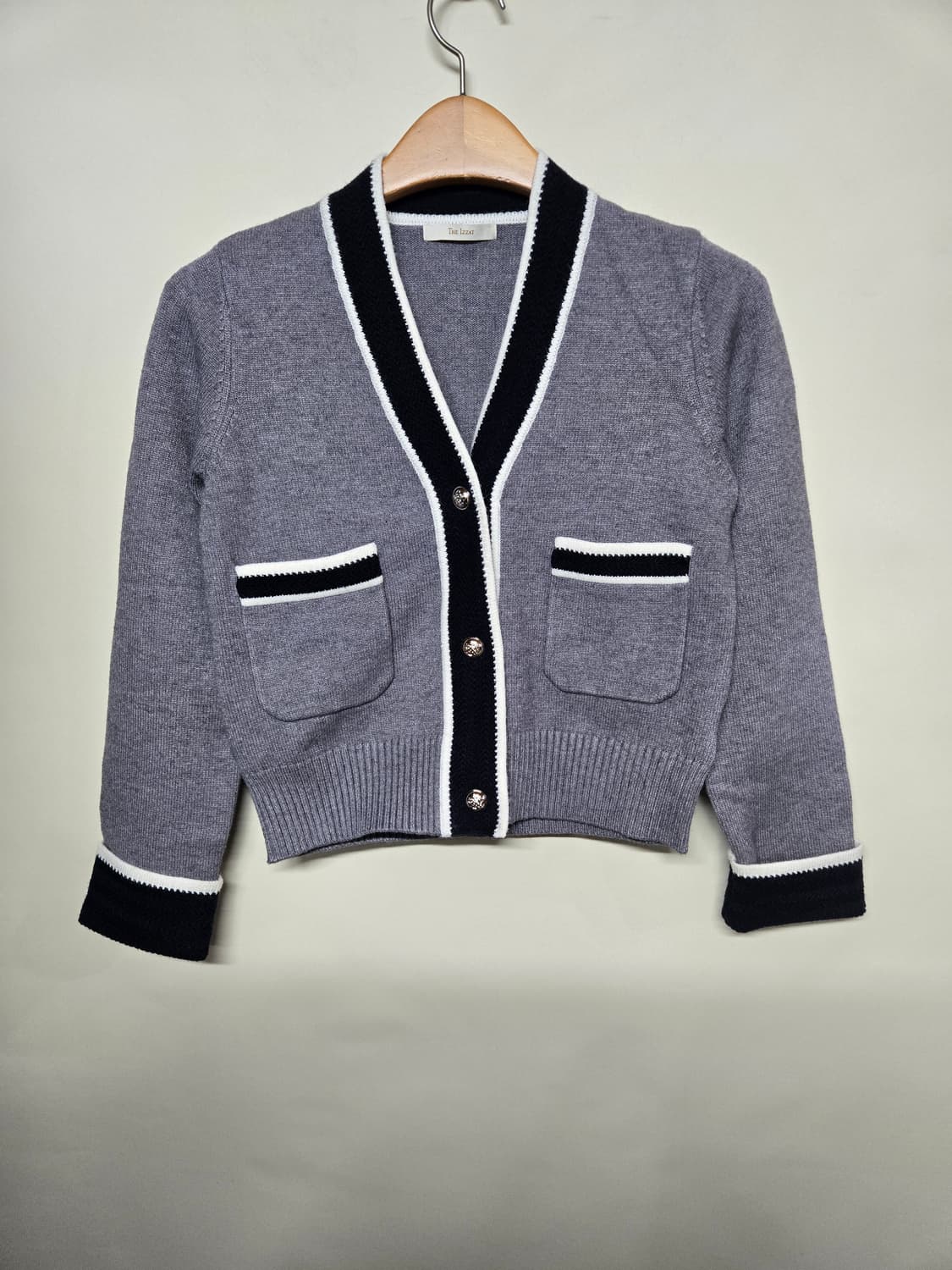 The IZZAT  아이잗 배색 니트 가디건 90 상품이미지1