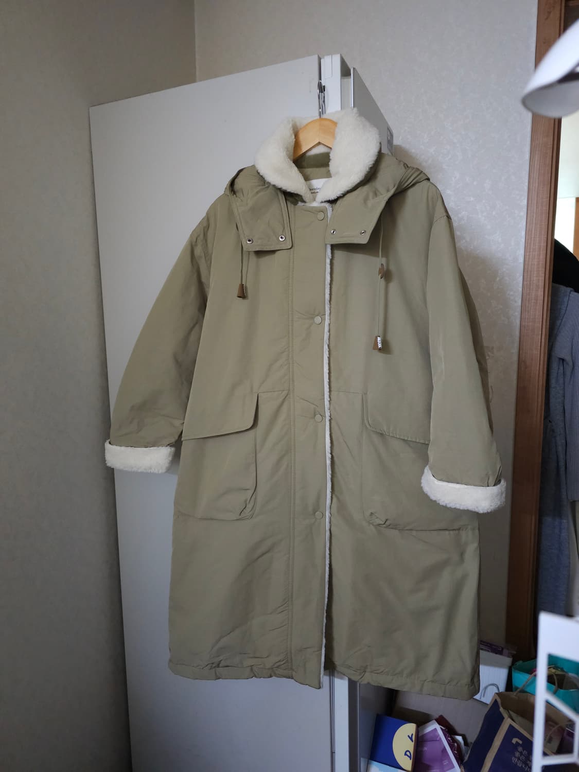 써스데이아일랜드 루즈핏 다운 롱패딩 상품이미지1