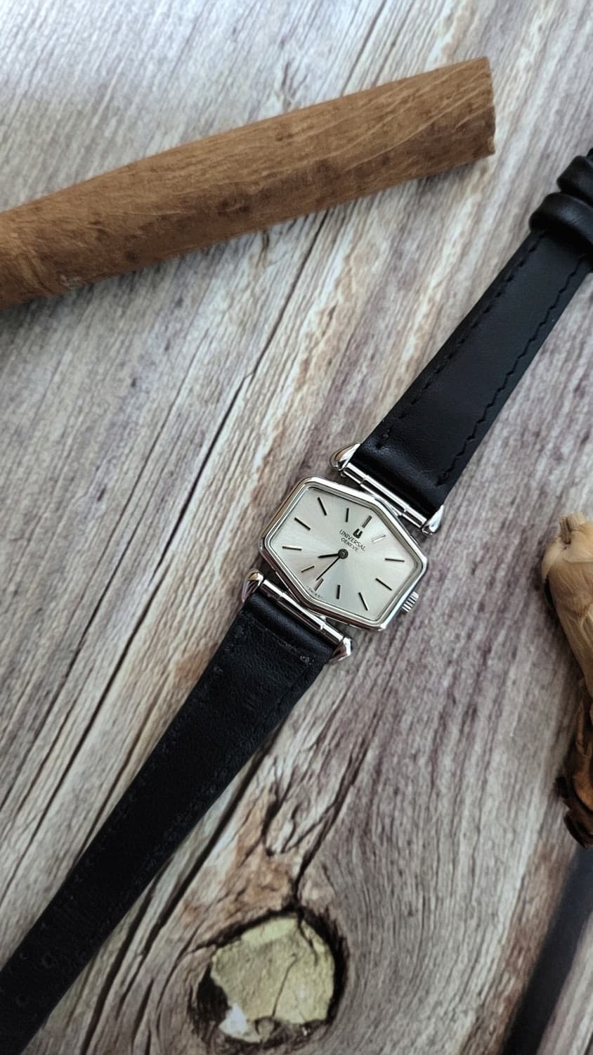 [특가상품]정품 빈티지 유니버셜 제네브 헥사곤케이스 힌지드러그 수동시계 상품이미지3