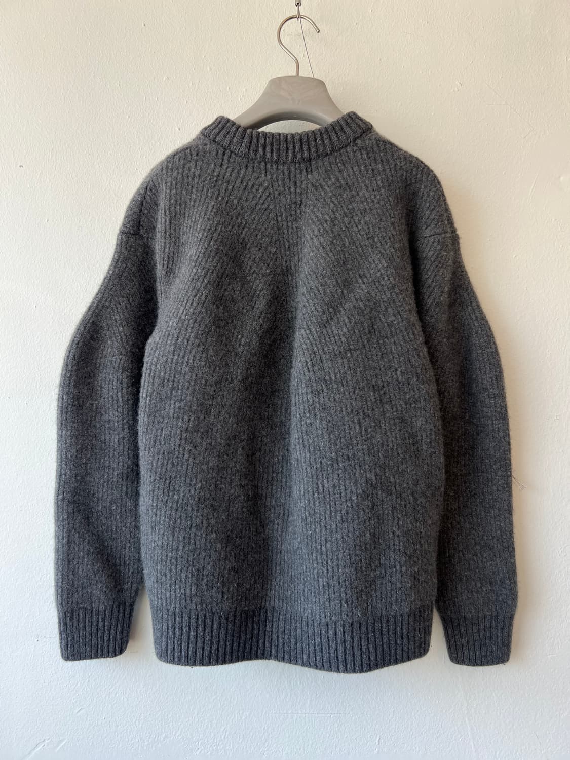 커스텀멜로우 남성 그레이 라운드울니트  상품이미지3