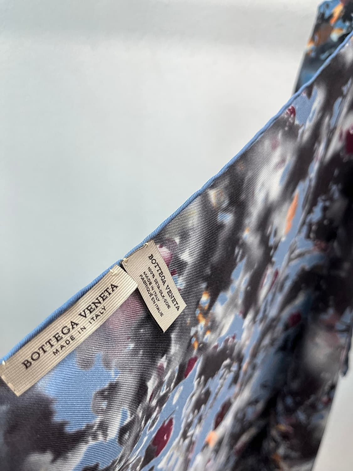 보테가베네타 이태리 실크 스카프  상품이미지5