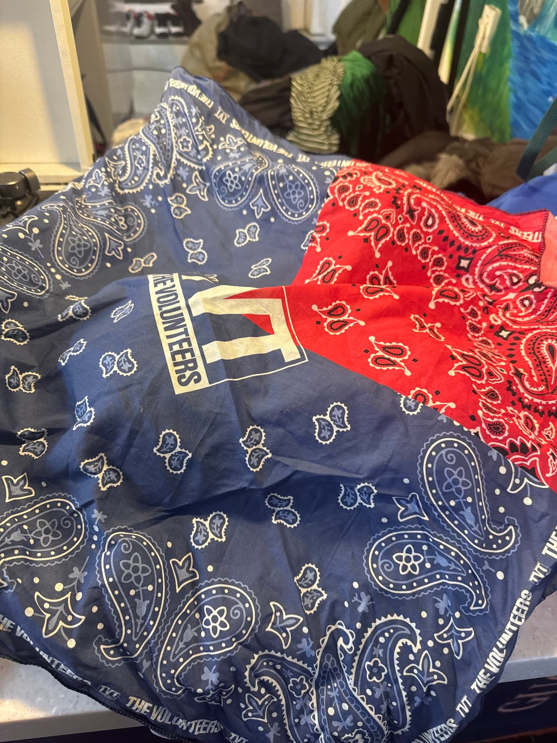 더 발룬티어스 반다나 굿즈 상품이미지1