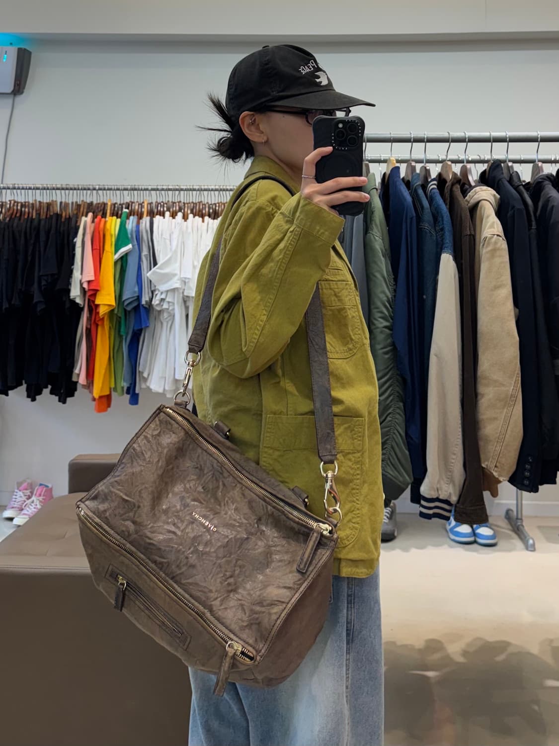 지방시 판도라 링클 레더 백 상품이미지8