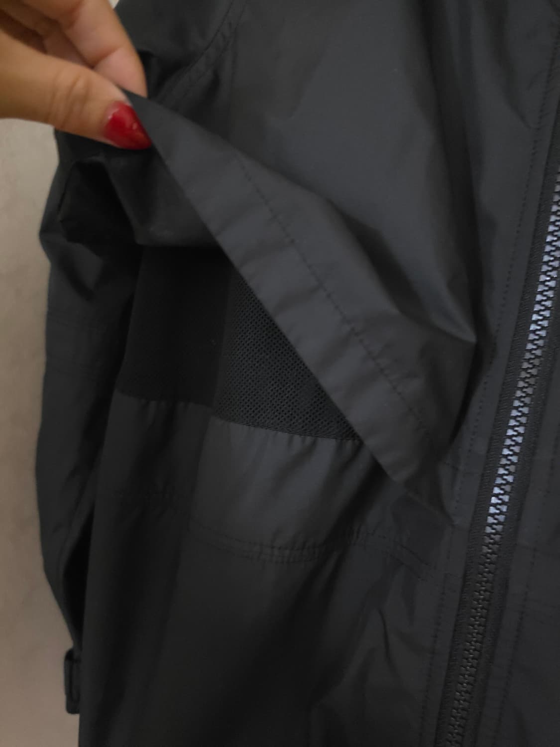 나이키 블랙 바람막이 후드집업 상품이미지3