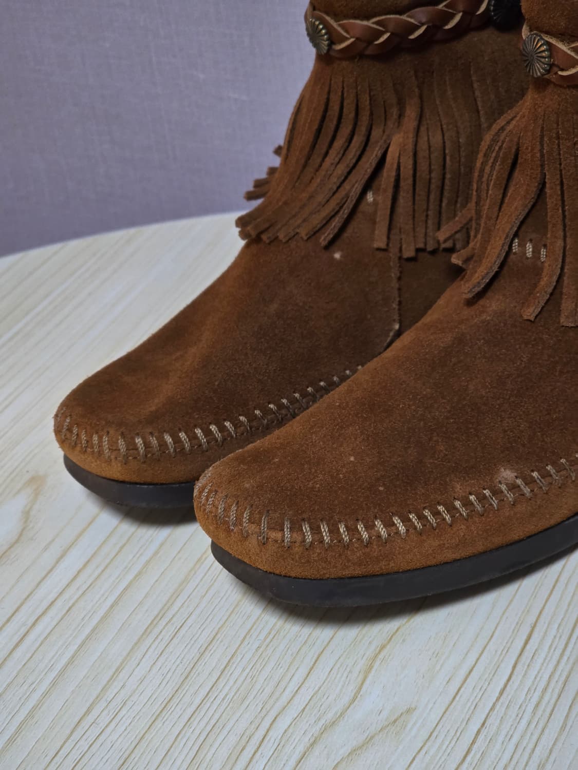 미네통카 X 어스뮤직 하이탑 백 집 모카신 240 상품이미지3