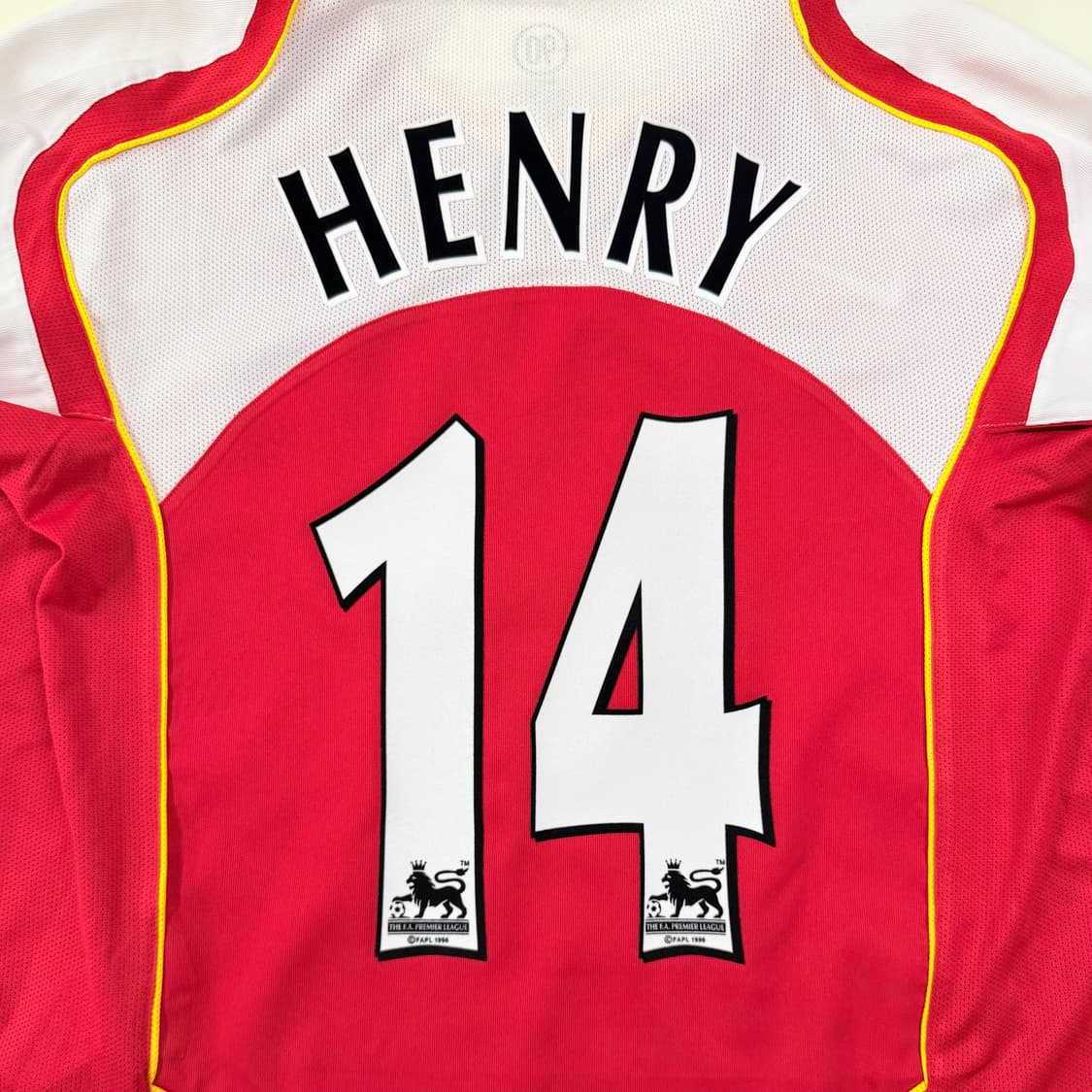 04-05 아스날 홈 앙리 유니폼 상품이미지2