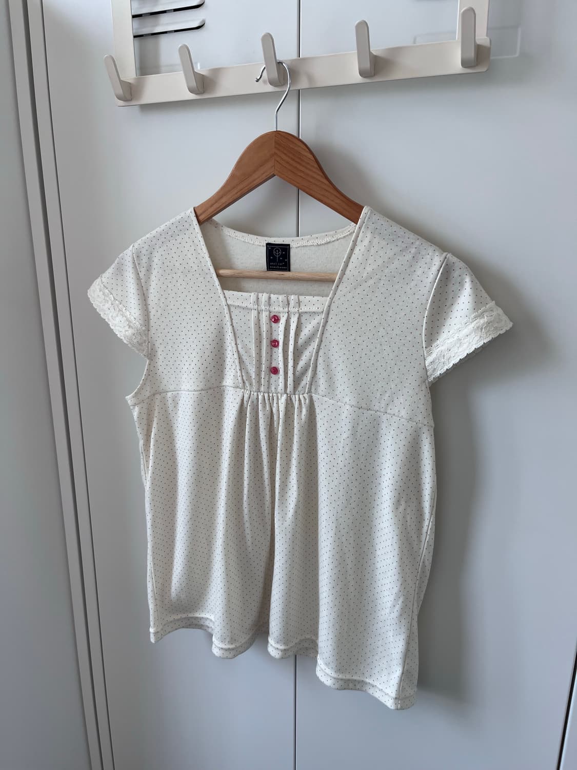 Atelier momo 레드 도트 핀턱 주름 반팔티 상품이미지8
