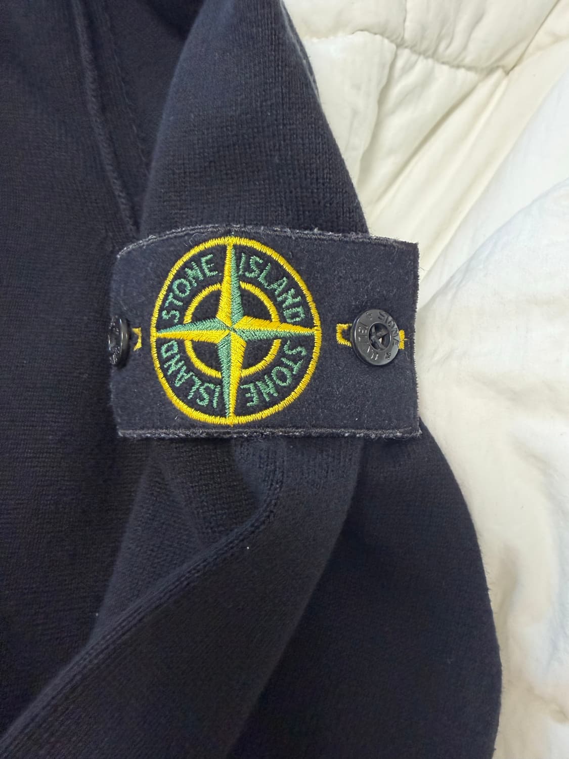 24년식 백화점판 새상품급 스톤아일랜드 울니트 블랙 M 상품이미지2