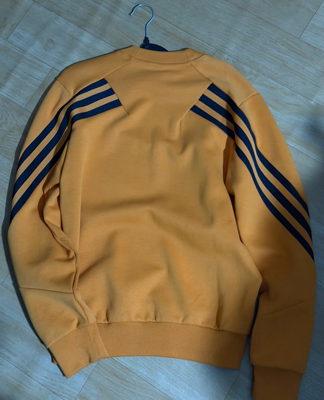 아디다스 노란색 맨투맨 상품이미지2