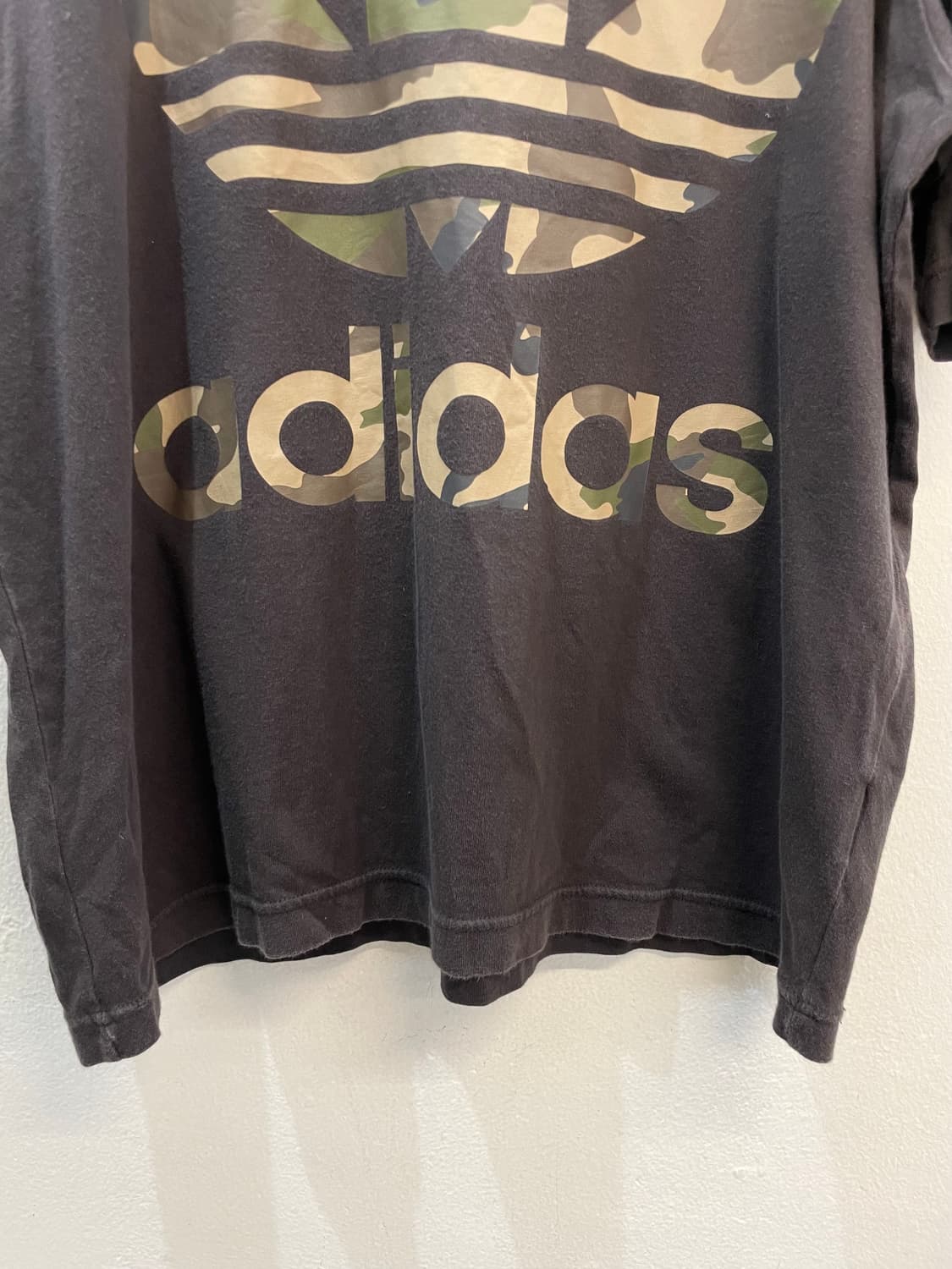 Adidas logo camo half T 상품이미지4